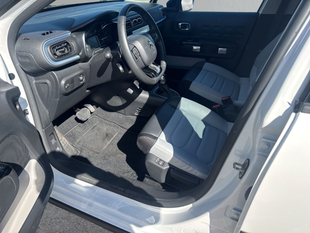 Fahrzeugabbildung Citroen C3 1.2 Puretech 110 AT Elle 1.Hand LED NAVI RKam SHZ PDC Allwetter