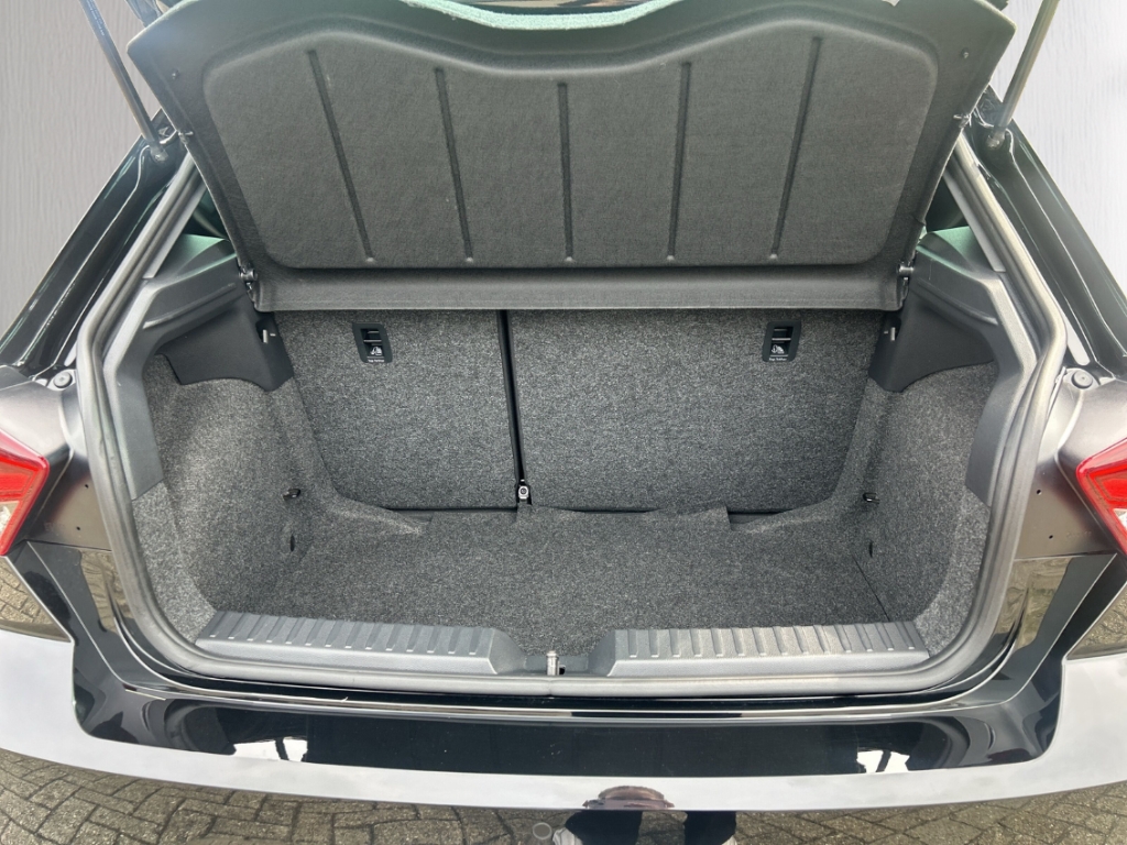 Fahrzeugabbildung SEAT Ibiza 1.0 TSI DSG FR NAVI LED SHZ GJR FullLink
