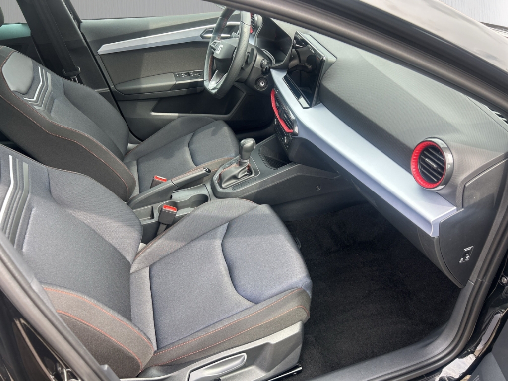 Fahrzeugabbildung SEAT Ibiza 1.0 TSI DSG FR NAVI LED SHZ GJR FullLink