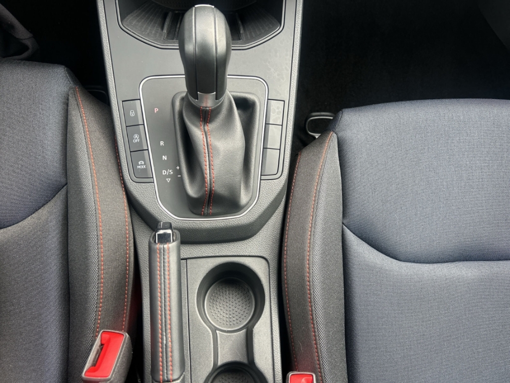 Fahrzeugabbildung SEAT Ibiza 1.0 TSI DSG FR NAVI LED SHZ GJR FullLink