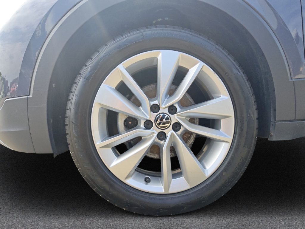 Fahrzeugabbildung Volkswagen T-Cross 1.0 TSI DSG Life LED IQ Drive SHZ LM17