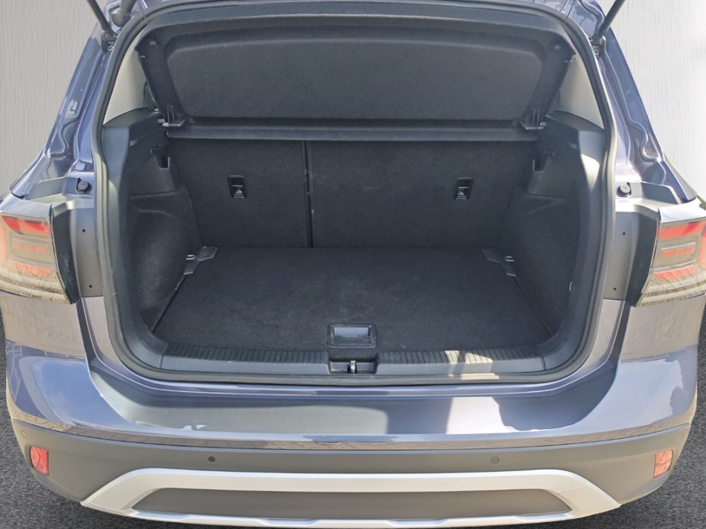 Fahrzeugabbildung Volkswagen T-Cross 1.0 TSI DSG Life LED IQ Drive SHZ LM17