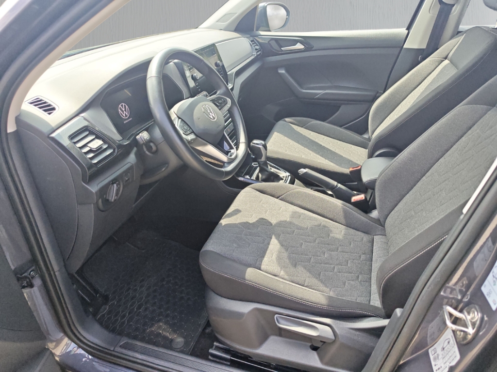 Fahrzeugabbildung Volkswagen T-Cross 1.0 TSI DSG Life LED IQ Drive SHZ LM17