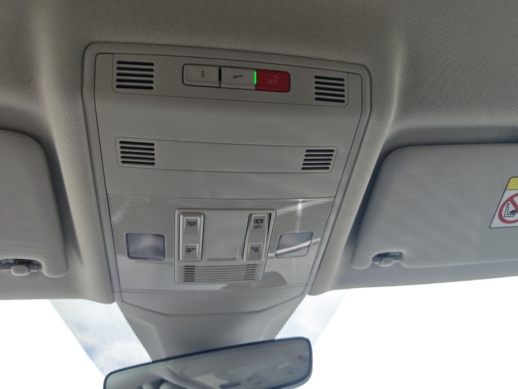 Fahrzeugabbildung Volkswagen T-Cross 1.0 TSI DSG Life LED IQ Drive SHZ LM17