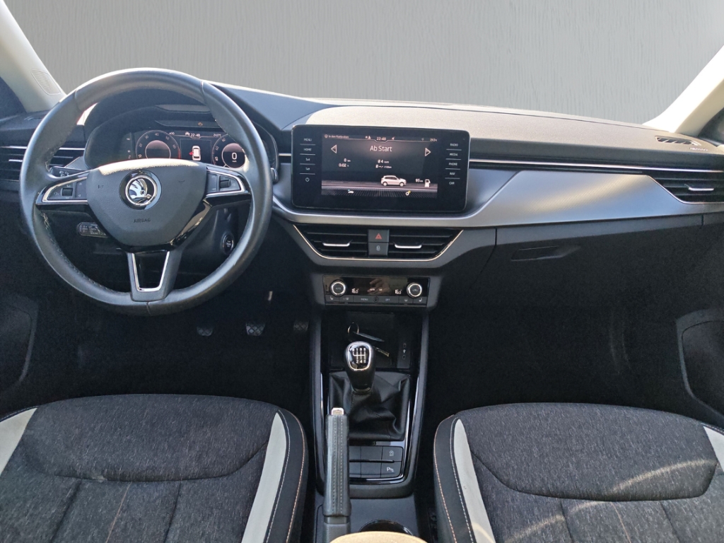 Fahrzeugabbildung SKODA Kamiq 1.0 TSI Style Navi Pano LED SHZ v+h R-Kam