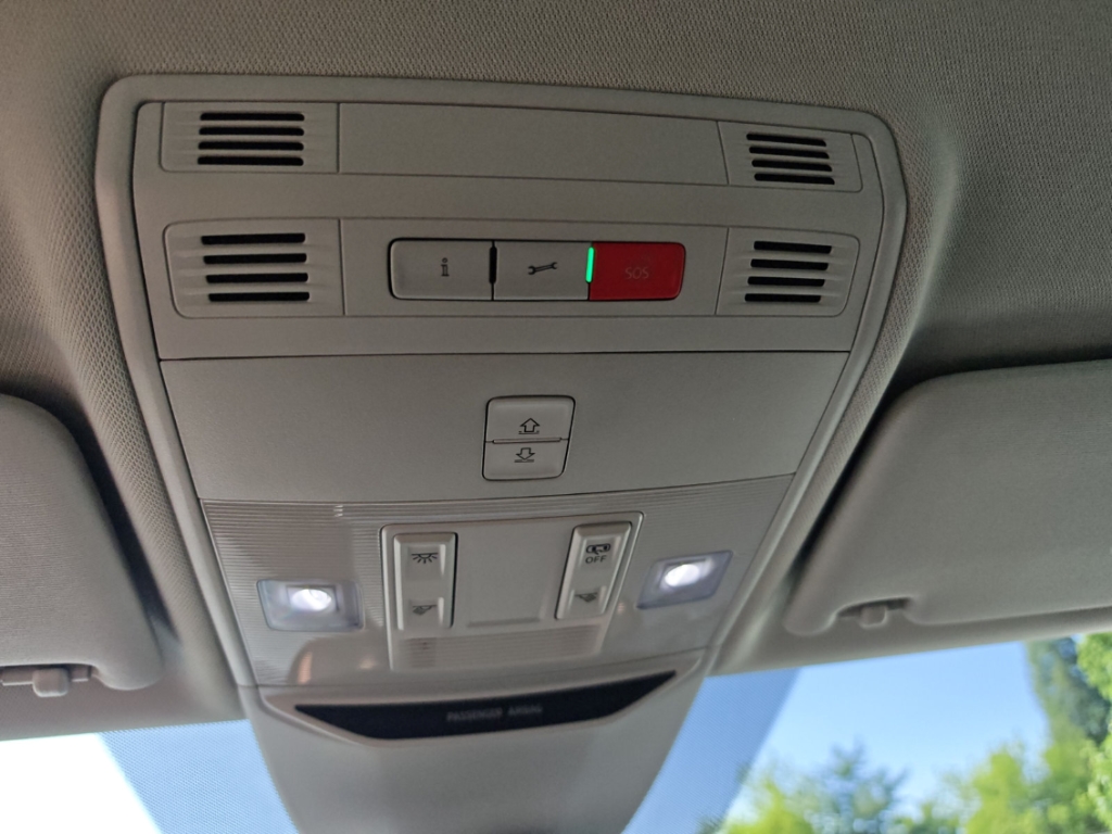 Fahrzeugabbildung SKODA Kamiq 1.0 TSI Style Navi Pano LED SHZ v+h R-Kam