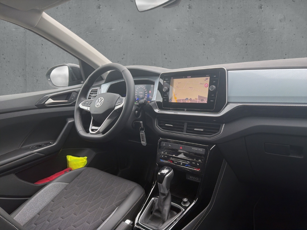 Fahrzeugabbildung Volkswagen T-Cross 1.5 TSI Energy AHK GJR R-Kamera ACC SHZ Navi