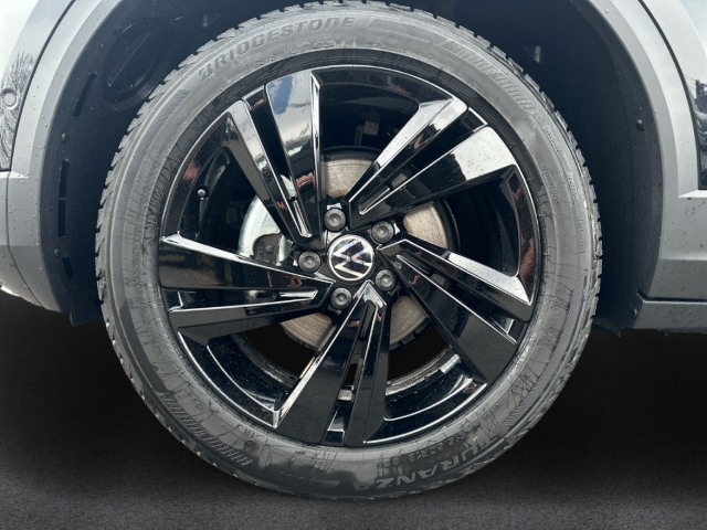 Fahrzeugabbildung Volkswagen T-Roc EU6e 1.5 TSI DSG Style LED Navi AHK Kamera Blac