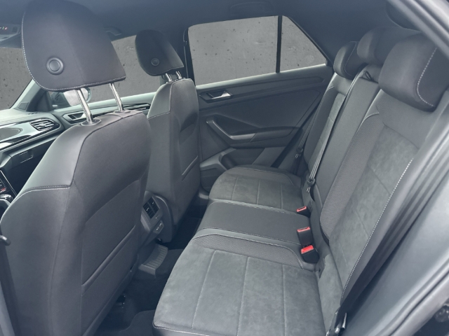 Fahrzeugabbildung Volkswagen T-Roc EU6e 1.5 TSI DSG Style LED Navi AHK Kamera Blac