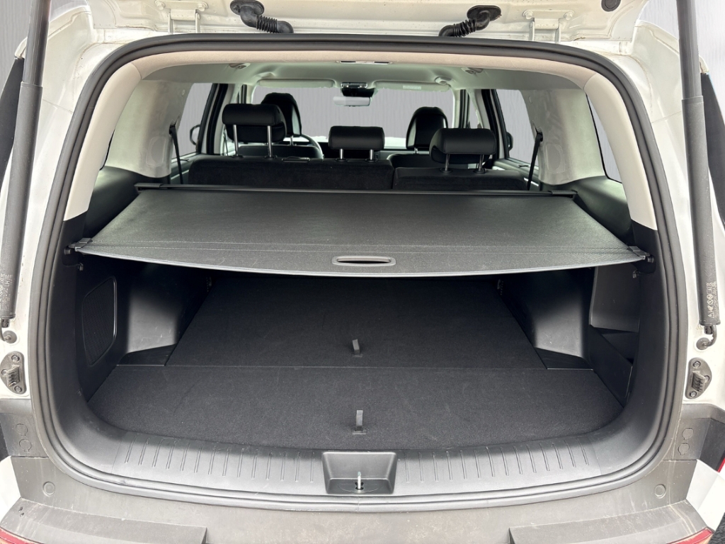 Fahrzeugabbildung Hyundai SANTA FE PHEV MY25 1.6 AT 4WD Signature Komf.P Tech.P AHK 5-Sitz Navi Leder Digi Cockpit