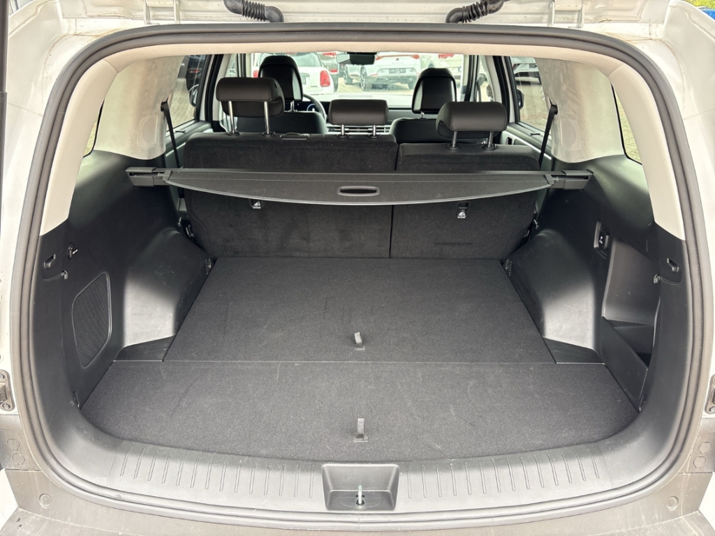 Fahrzeugabbildung Hyundai SANTA FE PHEV MY25 1.6 AT 4WD Signature Komf.P Tech.P AHK 5-Sitz Navi Leder Digi Cockpit