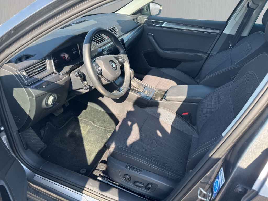 Fahrzeugabbildung SKODA Superb 2.0 TDI DSG Style AHK MatrLED SHZ PDCv+h