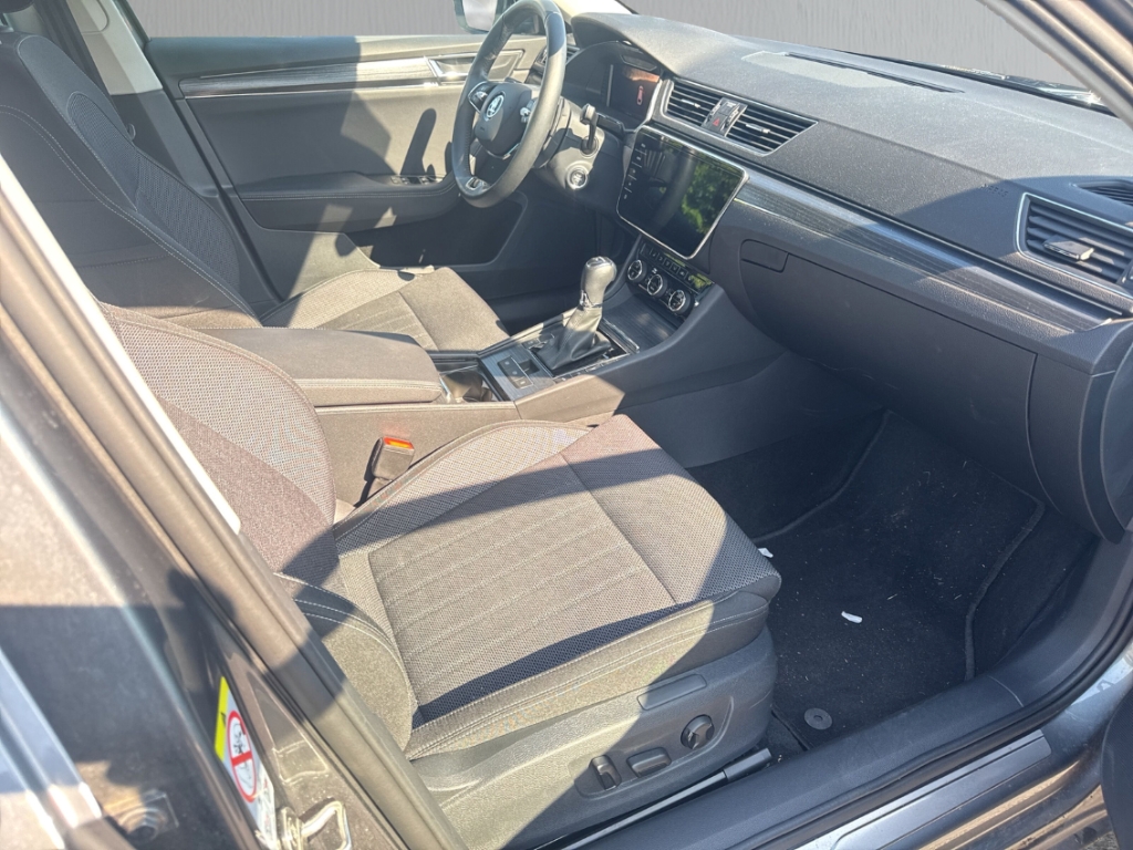 Fahrzeugabbildung SKODA Superb 2.0 TDI DSG Style AHK MatrLED SHZ PDCv+h