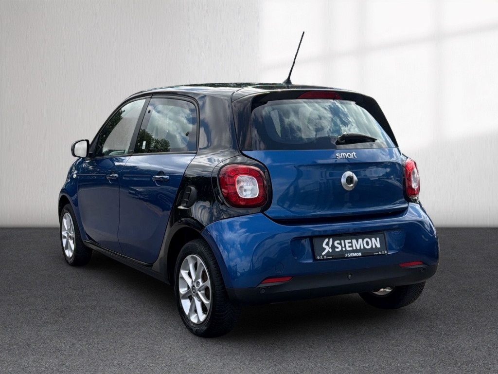 Fahrzeugabbildung Smart forfour 1.0 passion PDC hi SHZ Klima AUX Bluetoo