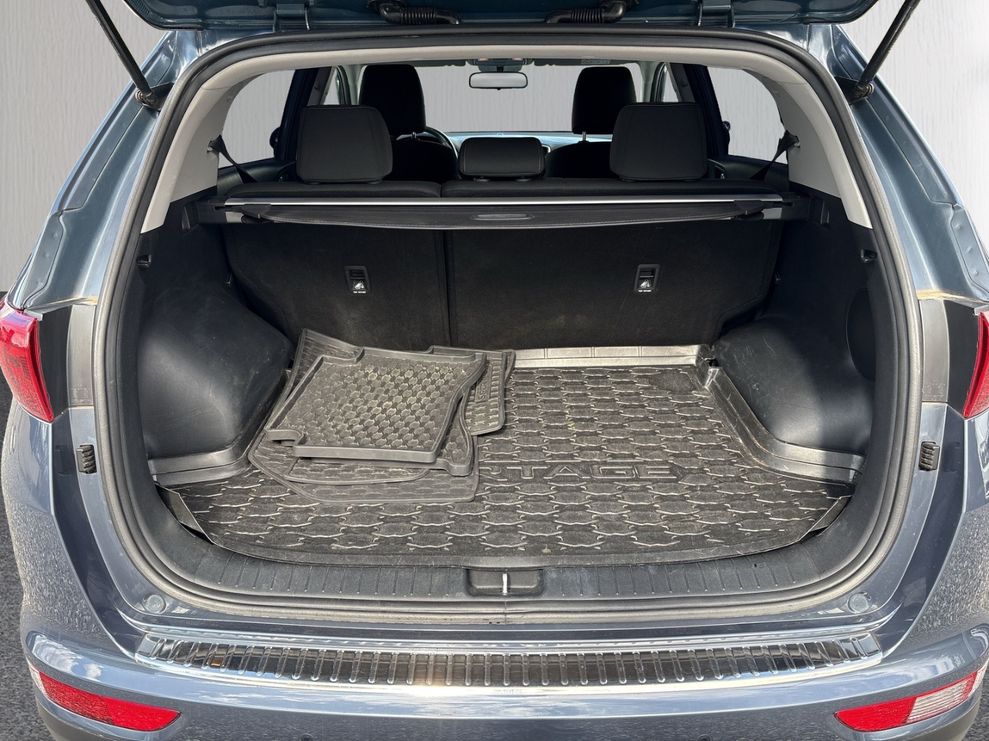 Fahrzeugabbildung Kia Sportage Edition 7 2WD SHZ LHZ Klima AppConn