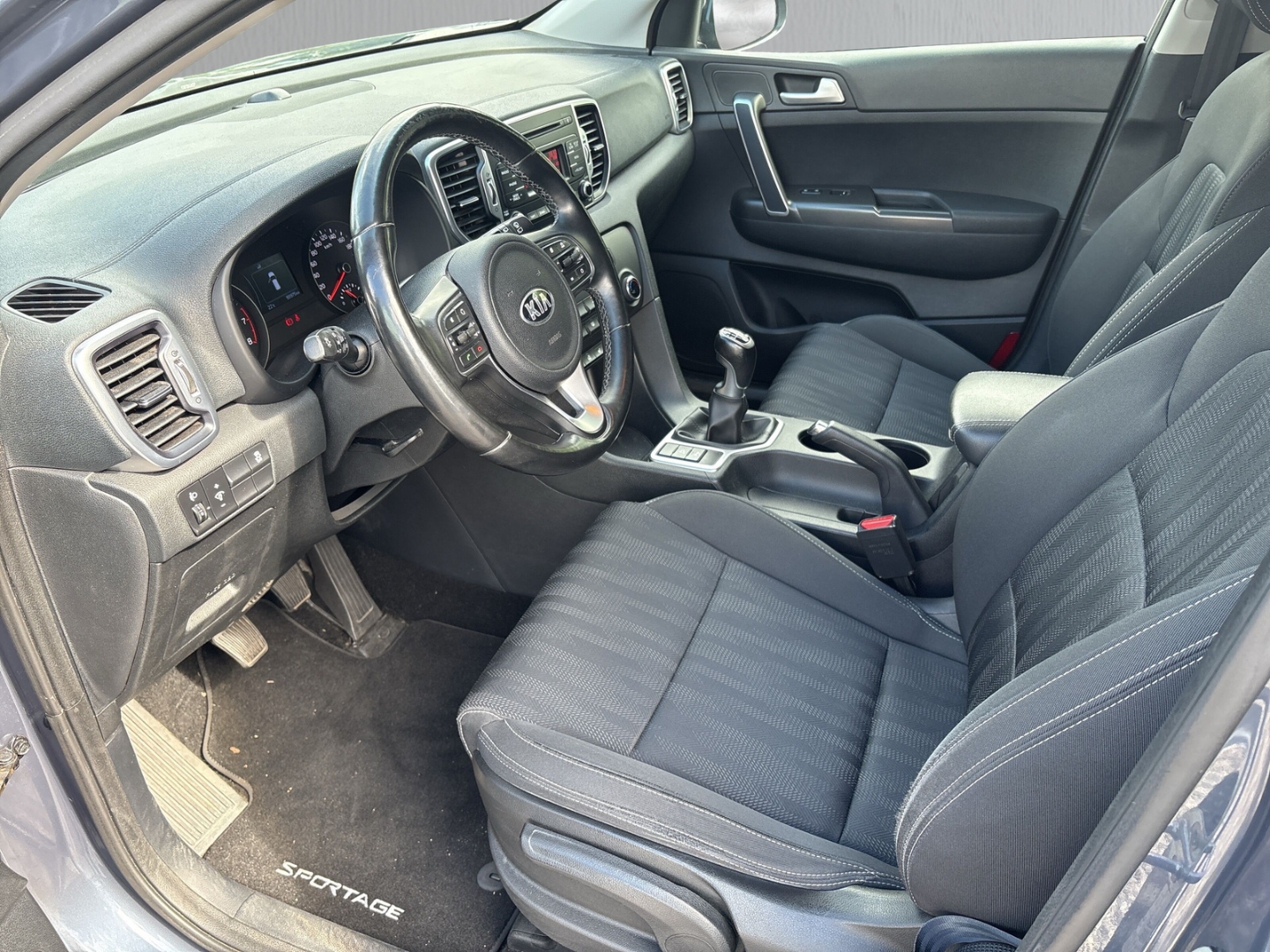 Fahrzeugabbildung Kia Sportage Edition 7 2WD SHZ LHZ Klima AppConn