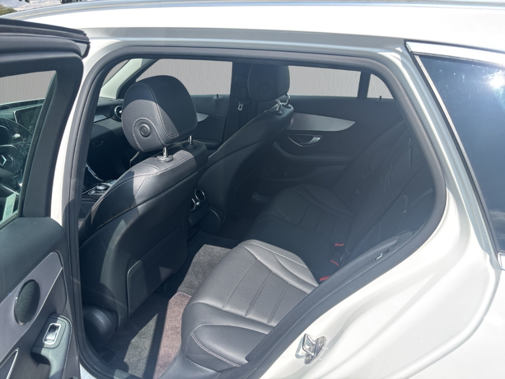 Fahrzeugabbildung Mercedes-Benz C 180 AVANTGARDE AHK LED LEDER NAV KLIM SHZ AMBI