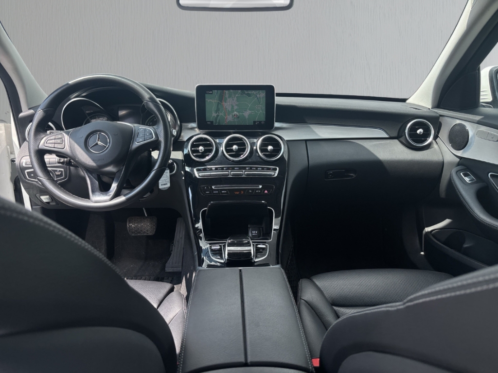 Fahrzeugabbildung Mercedes-Benz C 180 AVANTGARDE AHK LED LEDER NAV KLIM SHZ AMBI