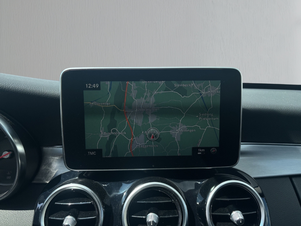 Fahrzeugabbildung Mercedes-Benz C 180 AVANTGARDE AHK LED LEDER NAV KLIM SHZ AMBI