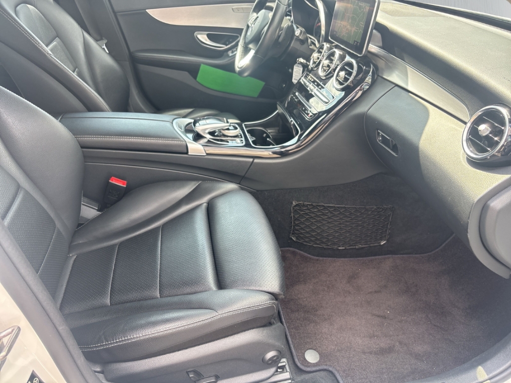 Fahrzeugabbildung Mercedes-Benz C 180 AVANTGARDE AHK LED LEDER NAV KLIM SHZ AMBI