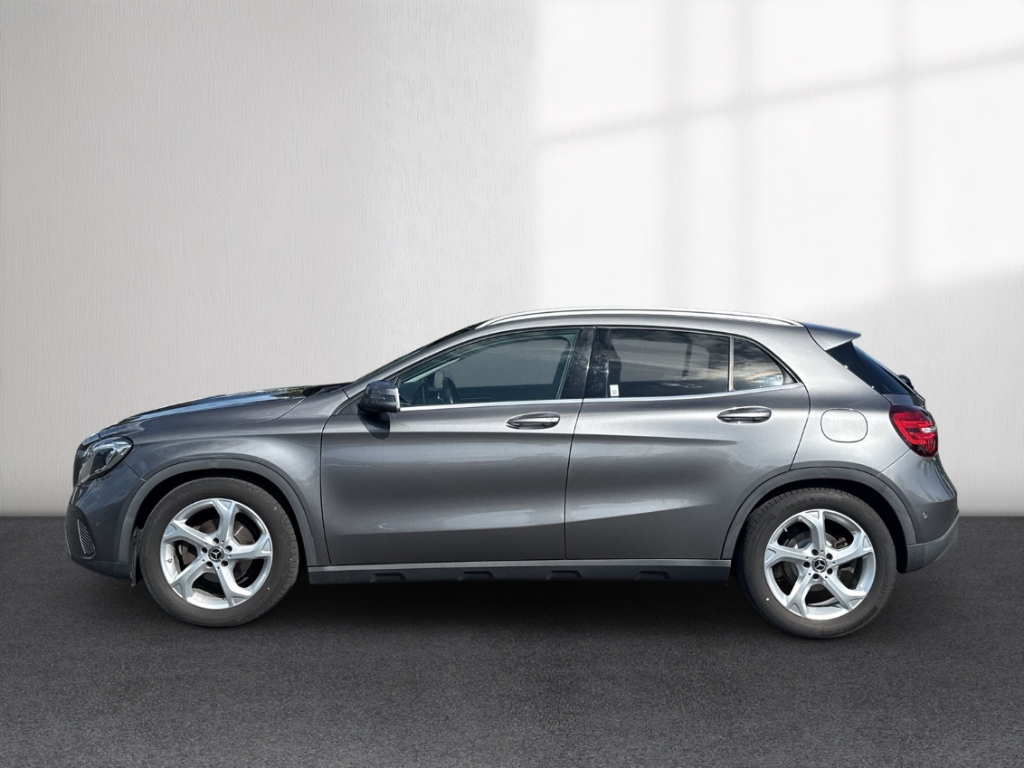Fahrzeugabbildung Mercedes-Benz GLA 180 Progressive Urban AHK NAV SHZ RFK LED PDC