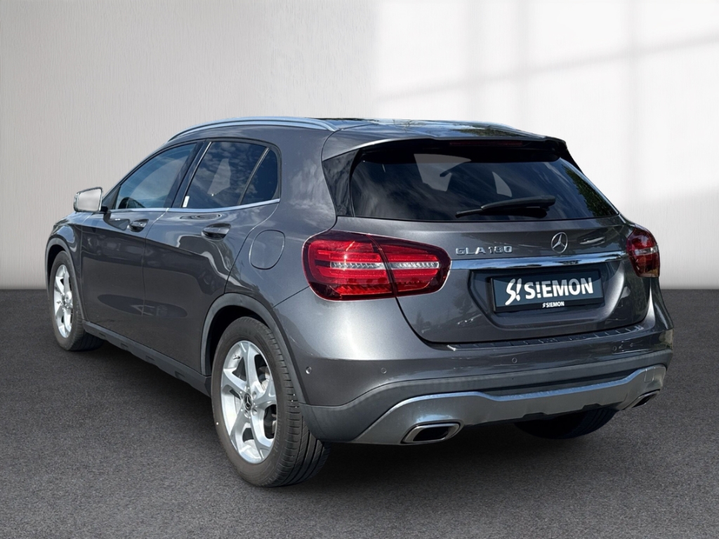 Fahrzeugabbildung Mercedes-Benz GLA 180 Progressive Urban AHK NAV SHZ RFK LED PDC
