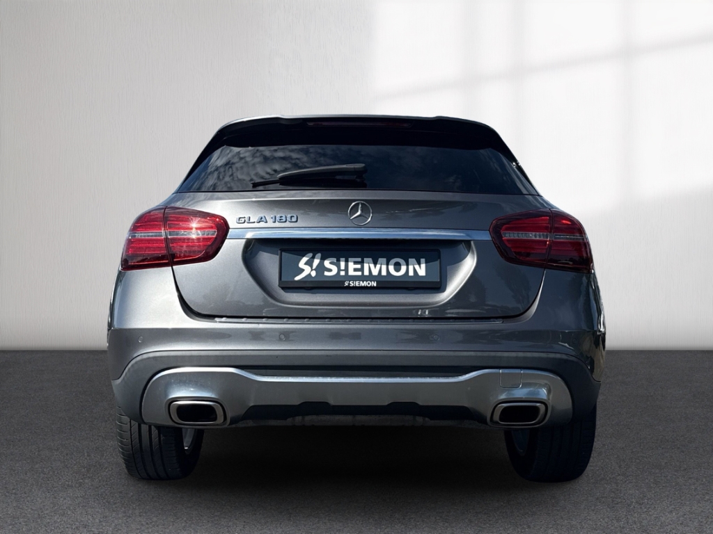 Fahrzeugabbildung Mercedes-Benz GLA 180 Progressive Urban AHK NAV SHZ RFK LED PDC