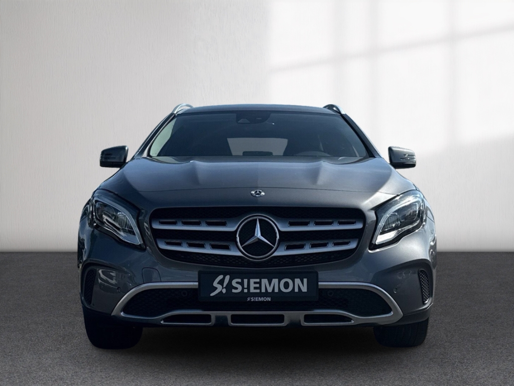 Fahrzeugabbildung Mercedes-Benz GLA 180 Progressive Urban AHK NAV SHZ RFK LED PDC