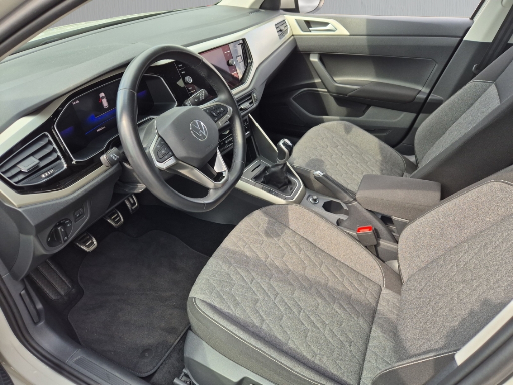 Fahrzeugabbildung Volkswagen Taigo Life 1.0 TSI LED SHZ Klima PDCv+h Temp ZV