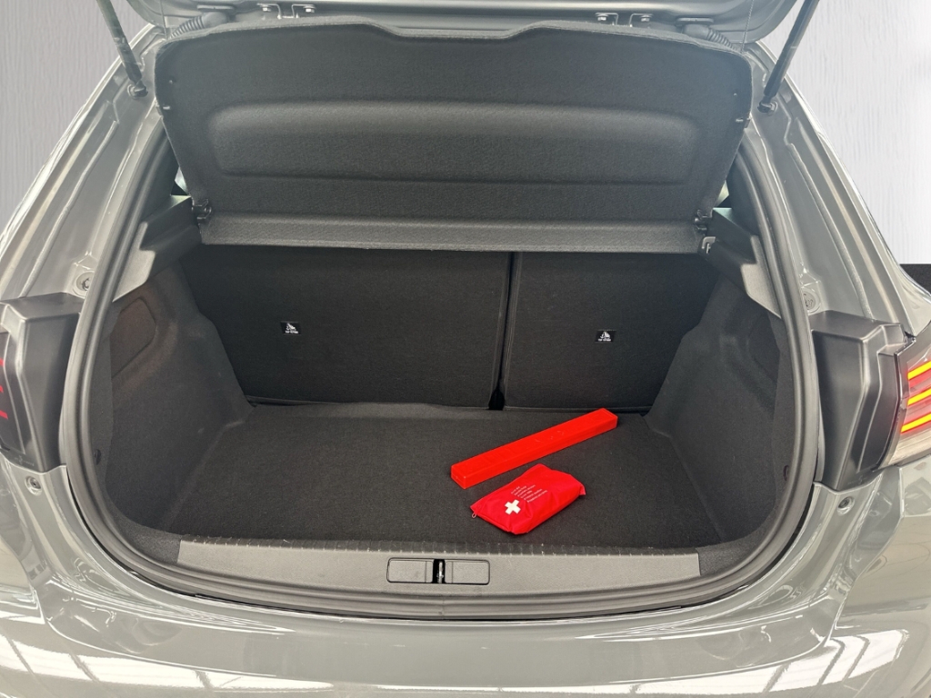 Fahrzeugabbildung Peugeot 208 1.2 PureTech Allure NAVI LED KAM Digicockp.