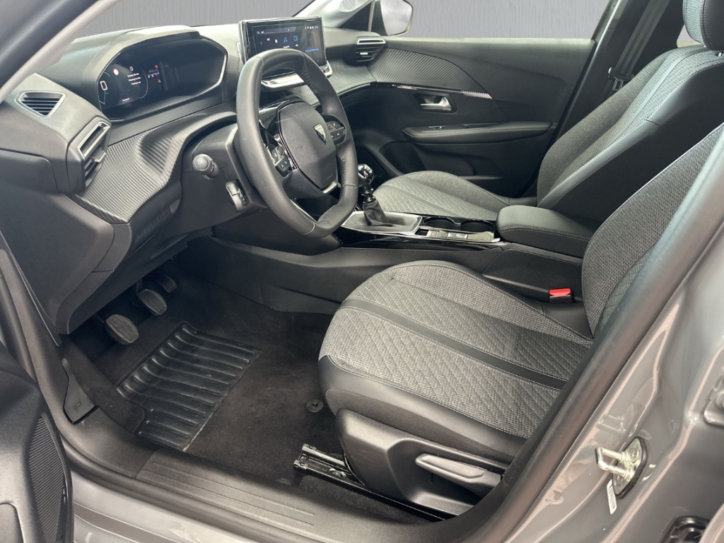 Fahrzeugabbildung Peugeot 208 1.2 PureTech Allure NAVI LED KAM Digicockp.
