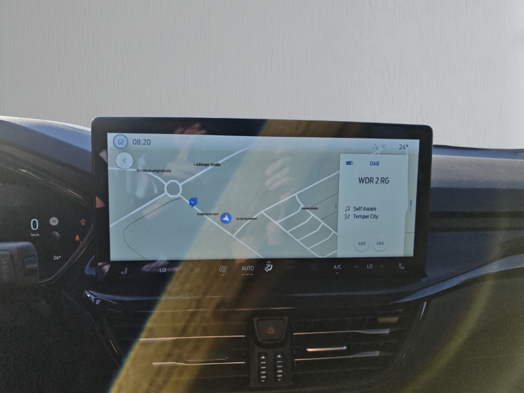 Fahrzeugabbildung Ford Focus Turnier 1.0 ST Line AHK HUD ACC RFK SHZ
