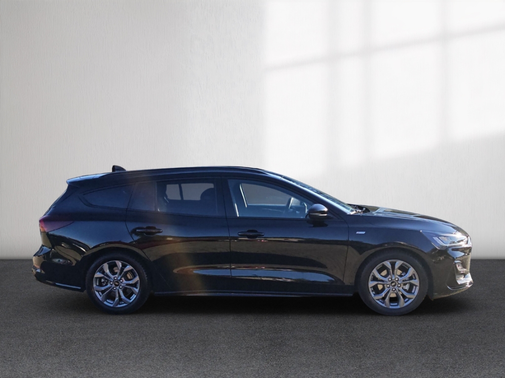 Fahrzeugabbildung Ford Focus Turnier 1.0 ST Line AHK HUD ACC RFK SHZ