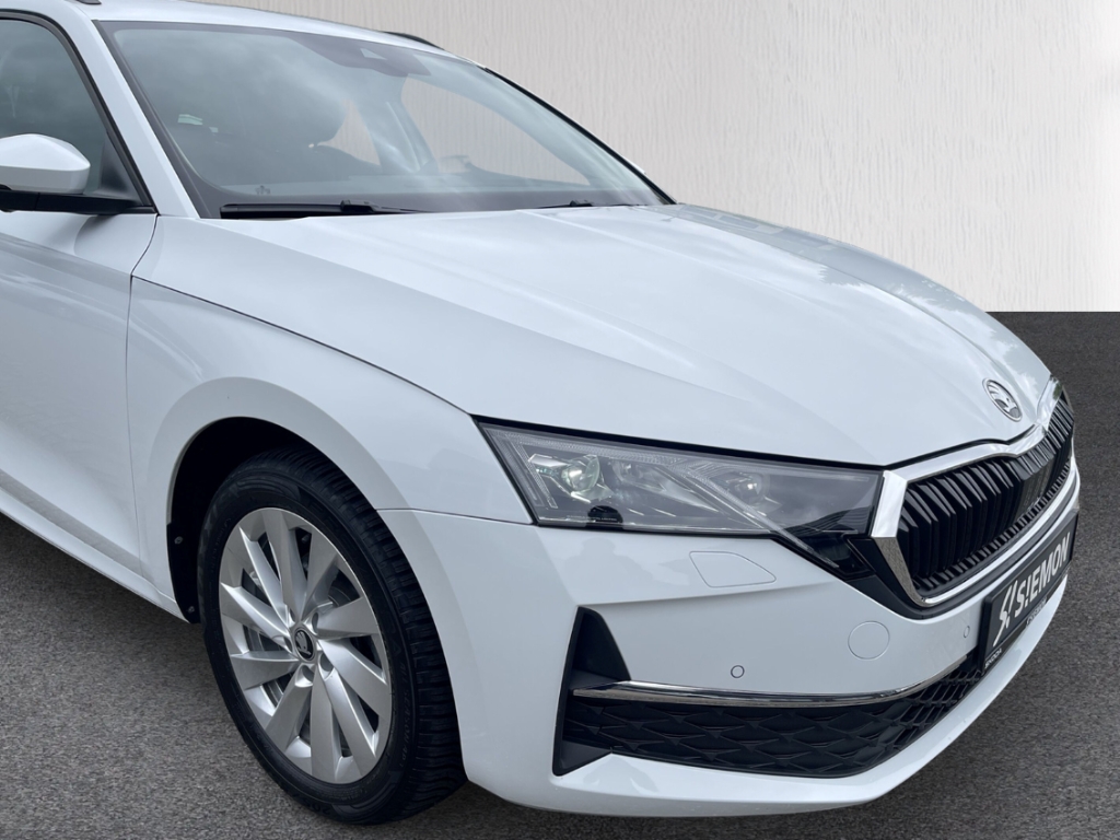 Fahrzeugabbildung SKODA Octavia Combi 1.5eTSI DSG Selec AHK LED SHZ Nav ACC SunSet AreaView