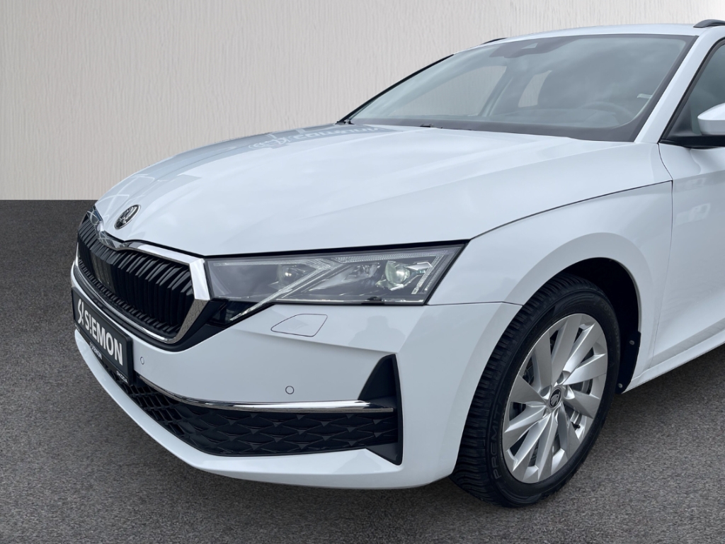 Fahrzeugabbildung SKODA Octavia Combi 1.5eTSI DSG Selec AHK LED SHZ Nav ACC SunSet AreaView