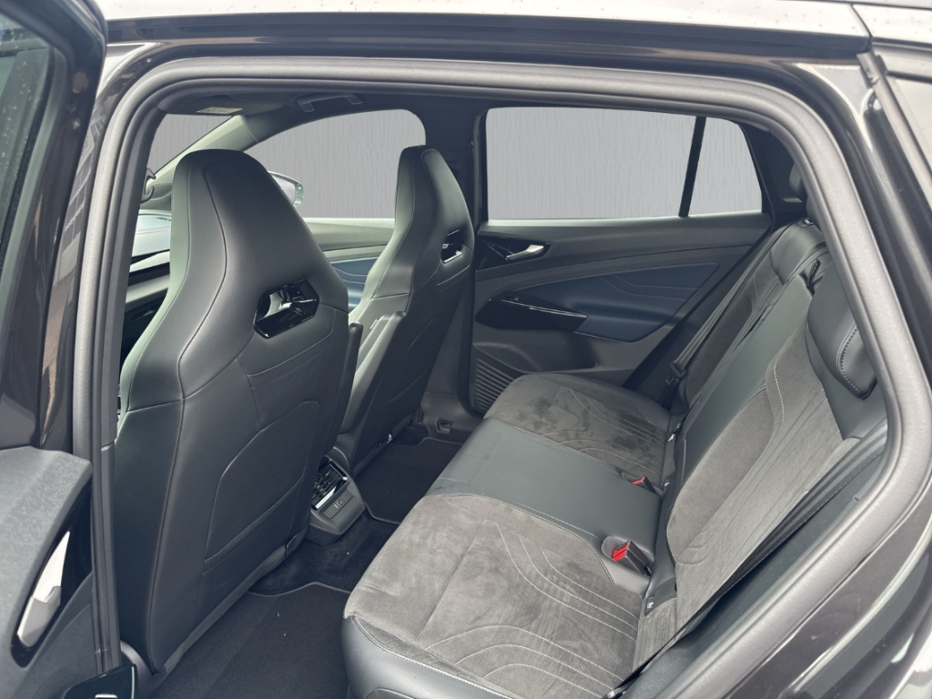 Fahrzeugabbildung Volkswagen ID.4 GTX 4M 77 kWh TopSport Pano AreaView HeadUp
