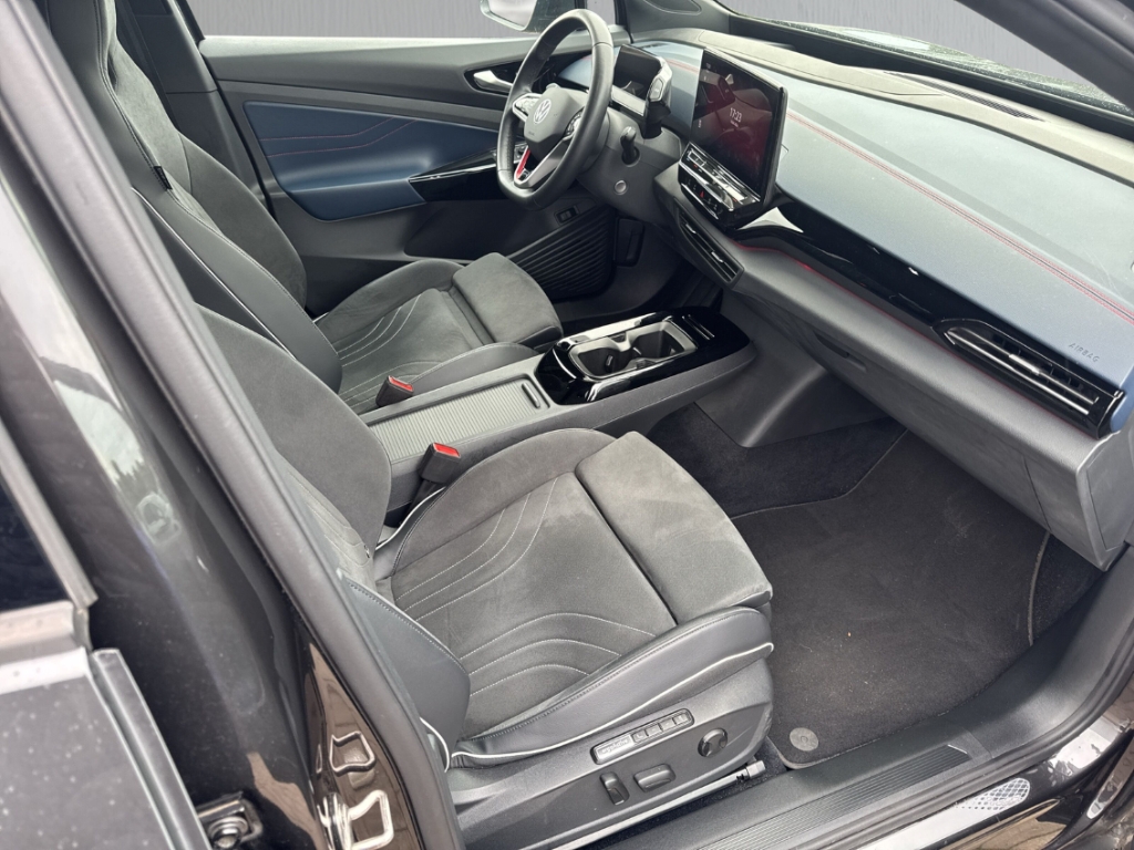 Fahrzeugabbildung Volkswagen ID.4 GTX 4M 77 kWh TopSport Pano AreaView HeadUp