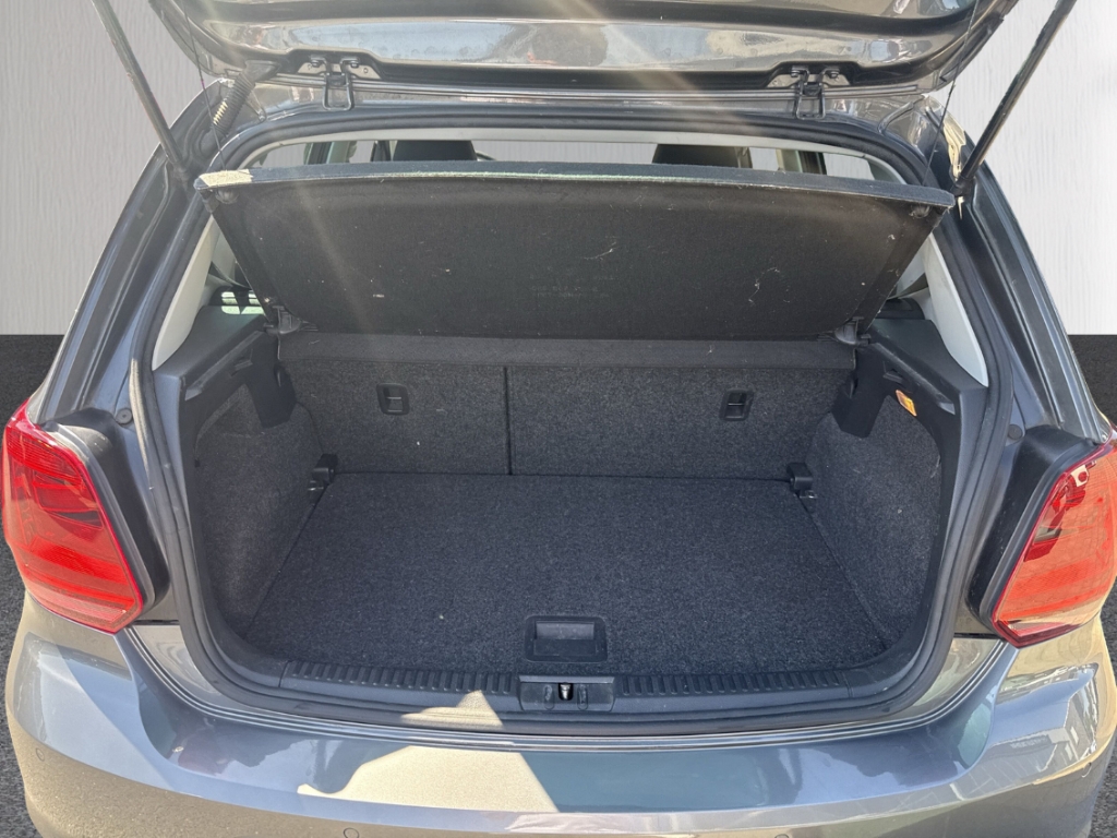 Fahrzeugabbildung Volkswagen Polo TSI Sound LED Tempomat SHZ PDC Klima