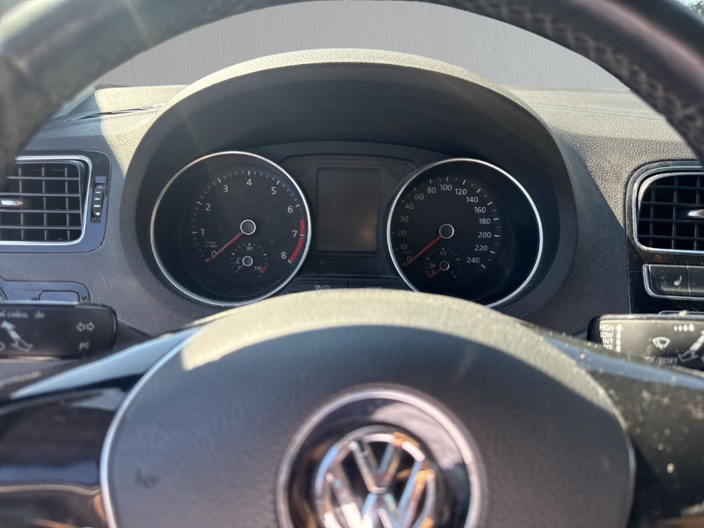 Fahrzeugabbildung Volkswagen Polo TSI Sound LED Tempomat SHZ PDC Klima