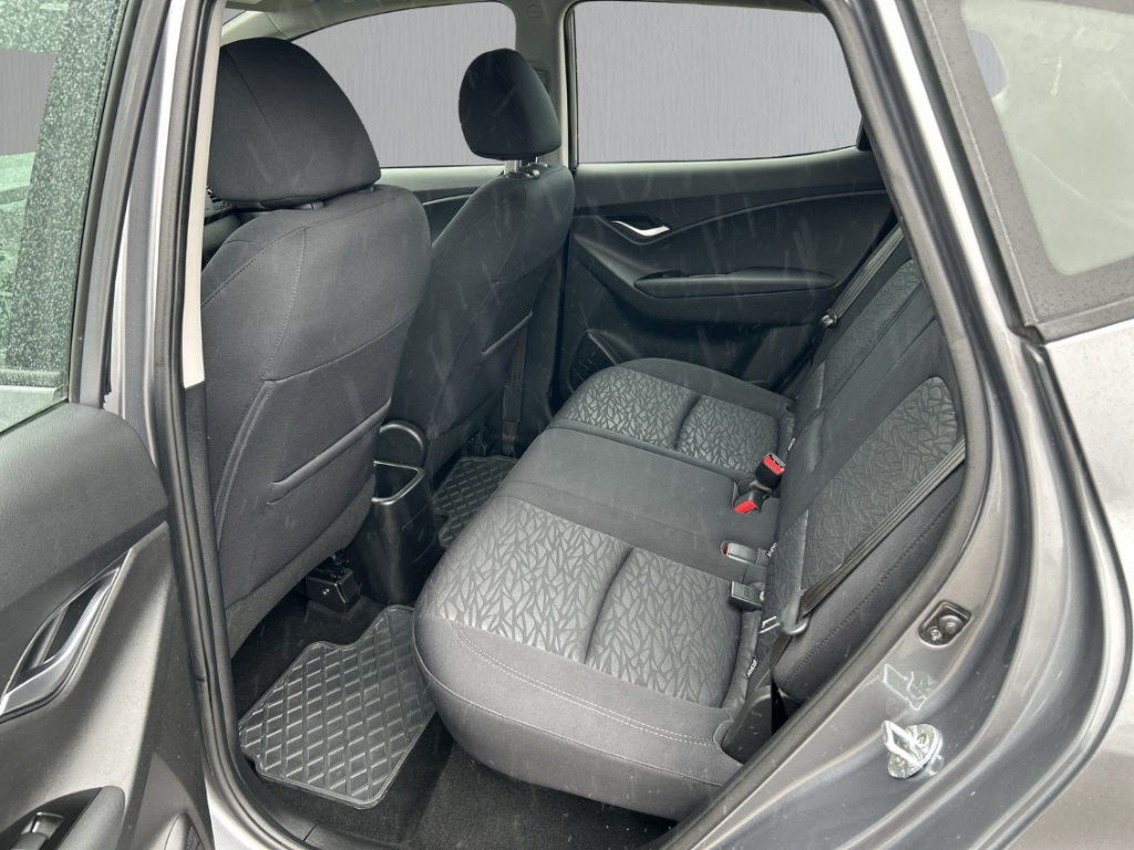Fahrzeugabbildung Hyundai ix20 1.6 Trend AT 1.Hand Klima PDC Radio Isofix
