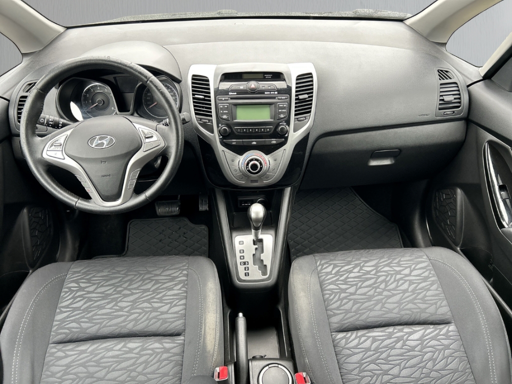 Fahrzeugabbildung Hyundai ix20 1.6 Trend AT 1.Hand Klima PDC Radio Isofix