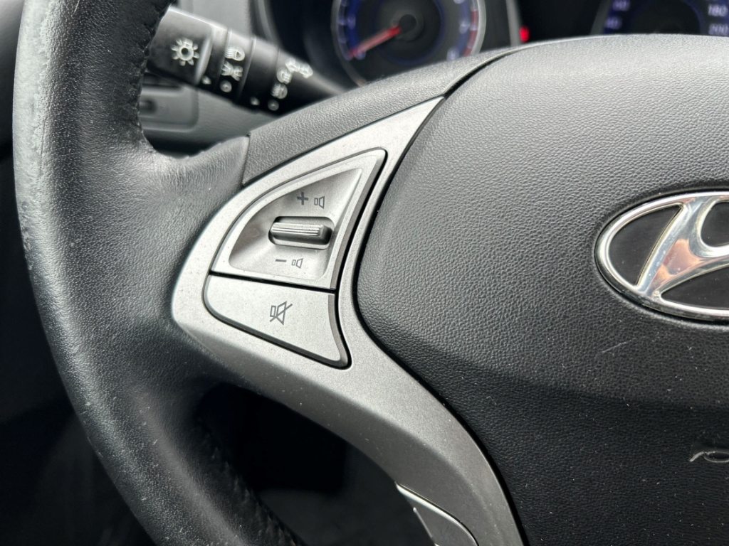 Fahrzeugabbildung Hyundai ix20 1.6 Trend AT 1.Hand Klima PDC Radio Isofix