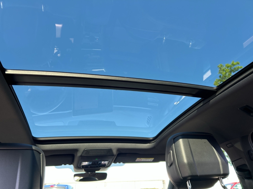 Fahrzeugabbildung Volkswagen Tiguan 2.0 TDI 4Motion R-Line ACC PDCv+h SHZ AHK LED