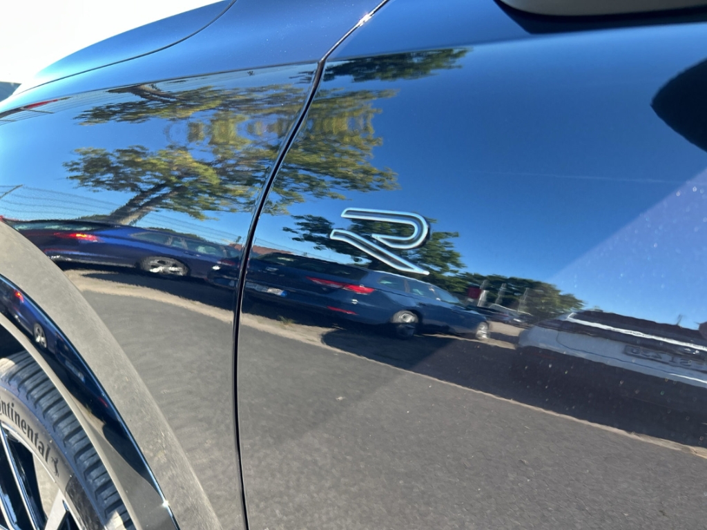 Fahrzeugabbildung Volkswagen Tiguan 2.0 TDI 4Motion R-Line ACC PDCv+h SHZ AHK LED