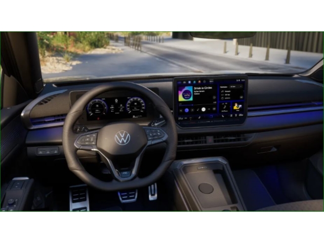 Fahrzeugabbildung Volkswagen T-Roc 1.5 eTSI DSG R-Line MATRIX AHK LM19 Connect