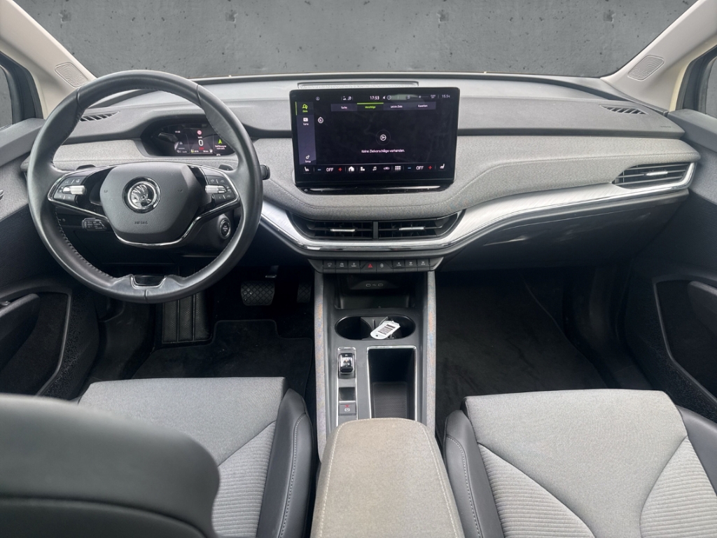 Fahrzeugabbildung SKODA Enyaq iV 60 Loft AHK Pano Navi ACC SHZ LHZ R-Kam