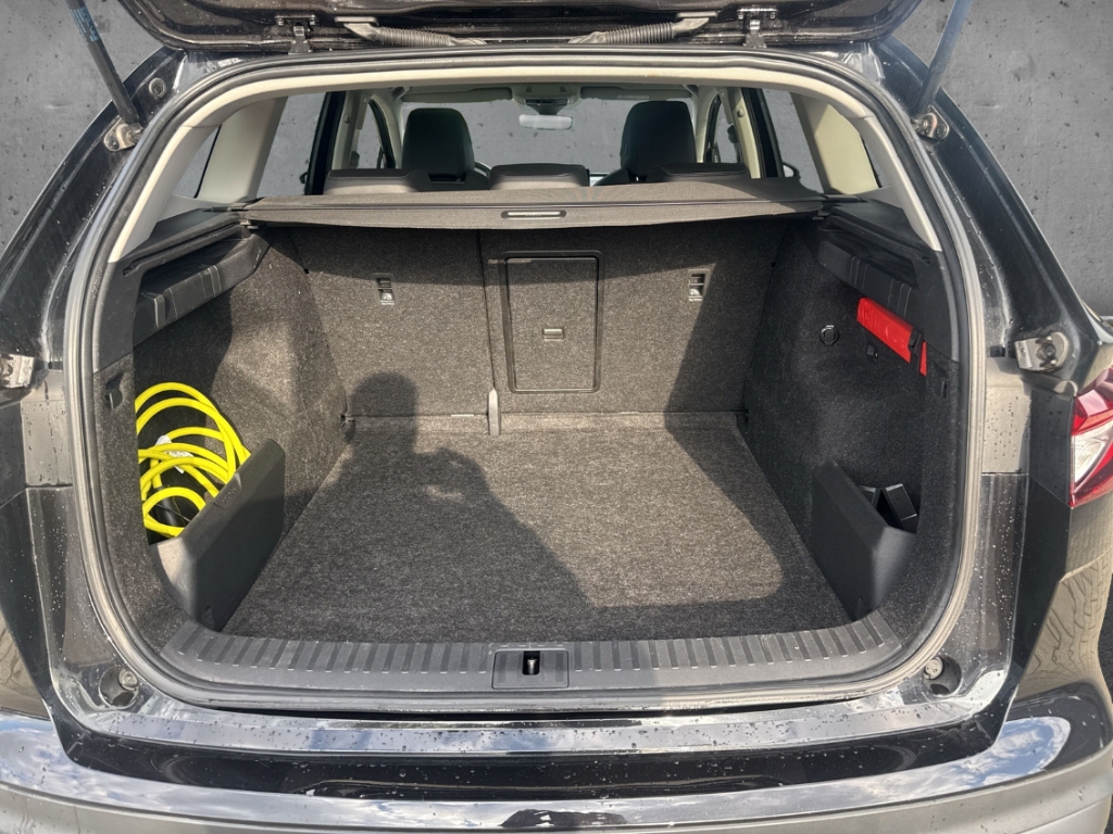 Fahrzeugabbildung SKODA Enyaq iV 60 Loft AHK Pano Navi ACC SHZ LHZ R-Kam
