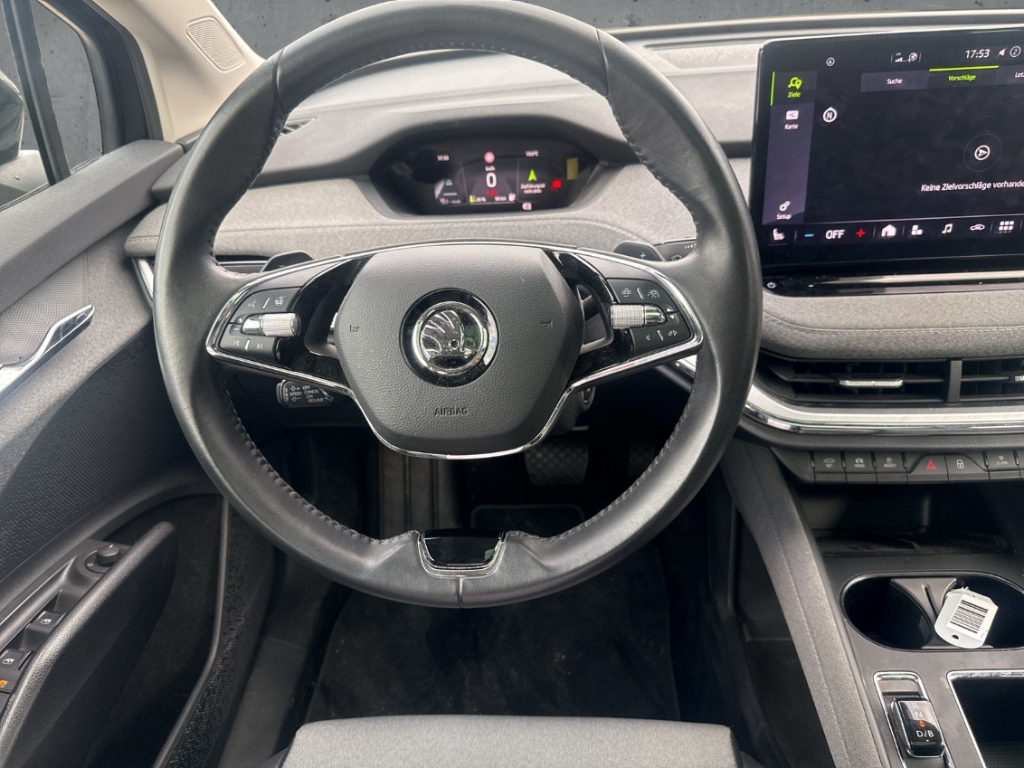 Fahrzeugabbildung SKODA Enyaq iV 60 Loft AHK Pano Navi ACC SHZ LHZ R-Kam
