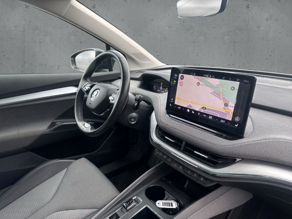 Fahrzeugabbildung SKODA Enyaq iV 60 Loft AHK Pano Navi ACC SHZ LHZ R-Kam