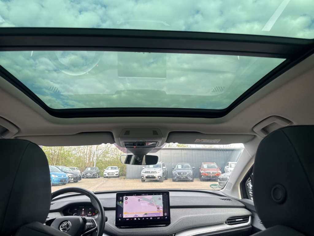 Fahrzeugabbildung SKODA Enyaq iV 60 Loft AHK Pano Navi ACC SHZ LHZ R-Kam